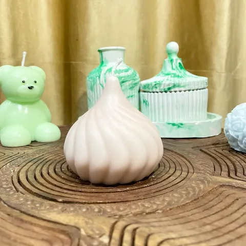 Minimal Shell Candle