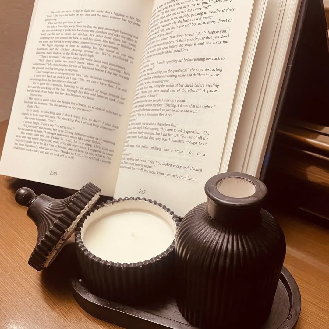Classic Reading Nook Candle